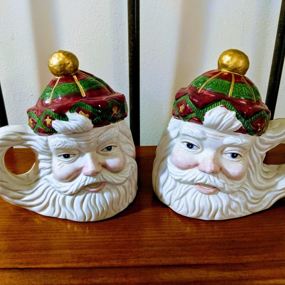 Lily Creek landing Santa salt & pepper shakers